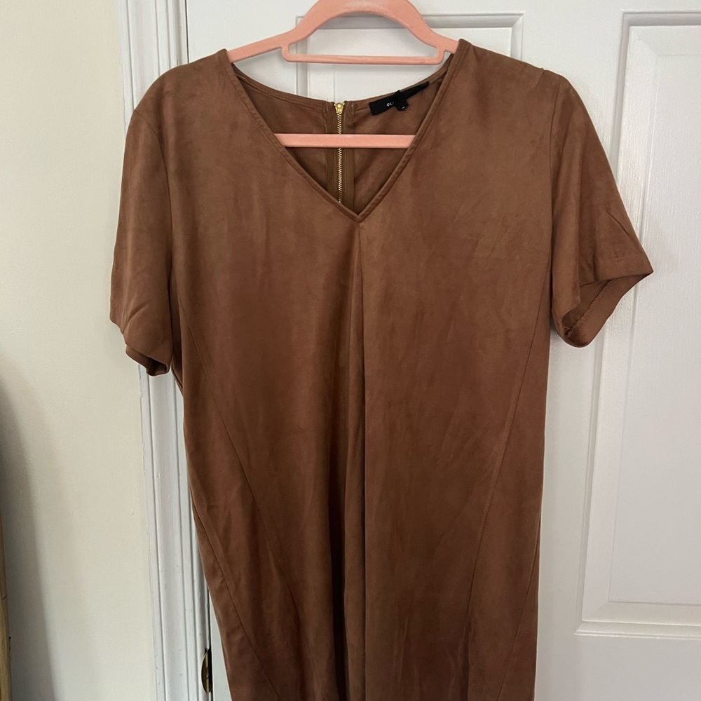 Brown V-Neck Short Sleeve Dress Size: Medium